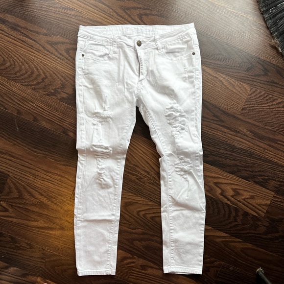 Distressed Juniors Skinny Jeans - Picture 1 of 4